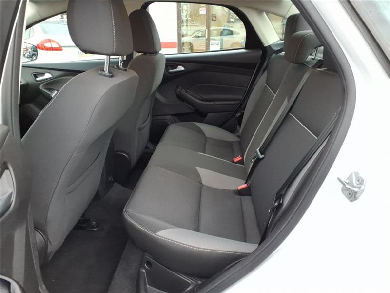 Ford Focus SE Sedan 2014