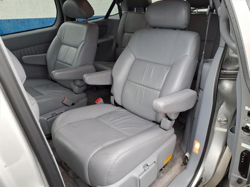 Toyota Sienna XLE 2002