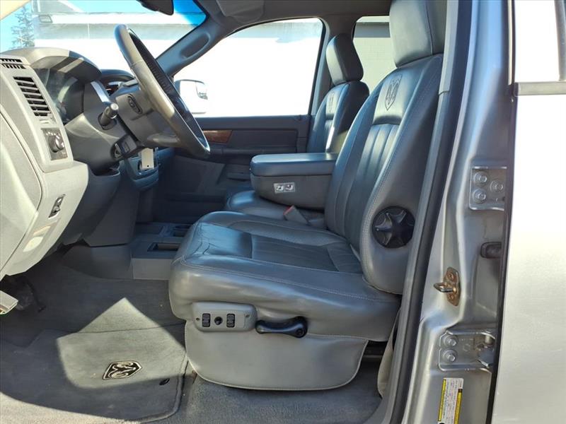 Dodge Ram 1500 SLT Mega Cab 4WD 2006