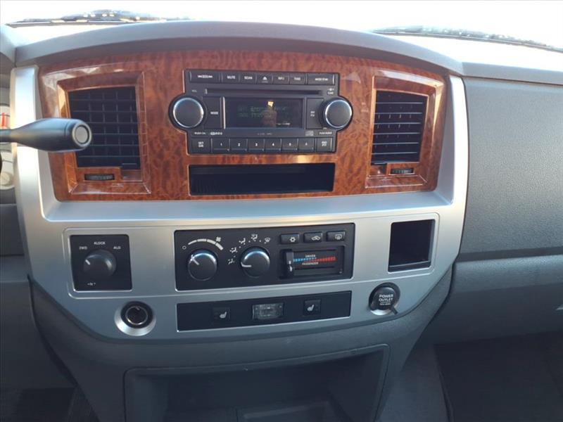 Dodge Ram 1500 SLT Mega Cab 4WD 2006