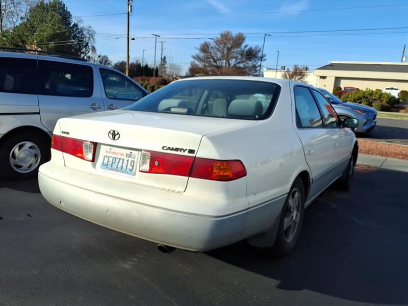 Toyota Camry CE 2001