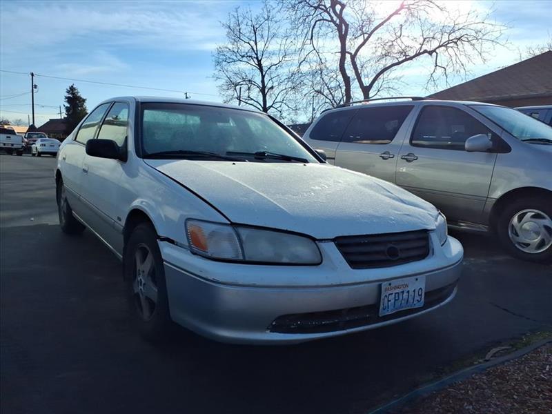 Toyota Camry CE 2001
