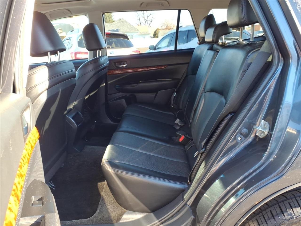 Subaru Outback 3.6R Limited 2011