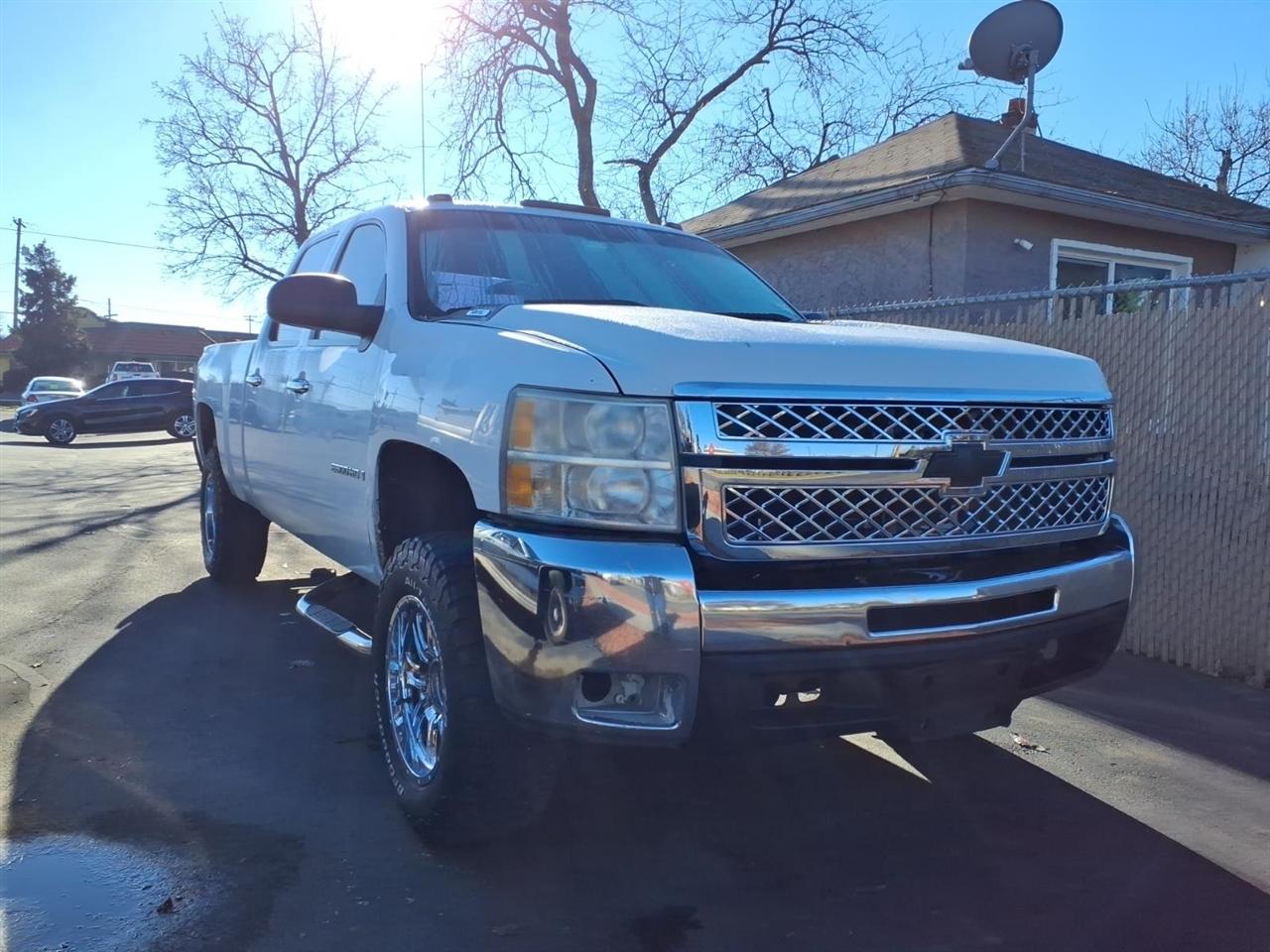 Chevrolet Silverado 2500HD Work Truck Crew Cab Std. Box 4WD 2008