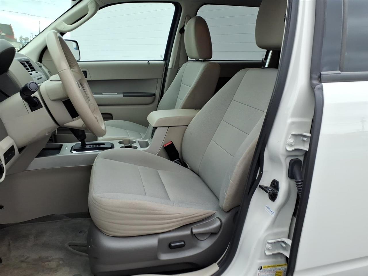 Ford Escape XLT 4WD 2012