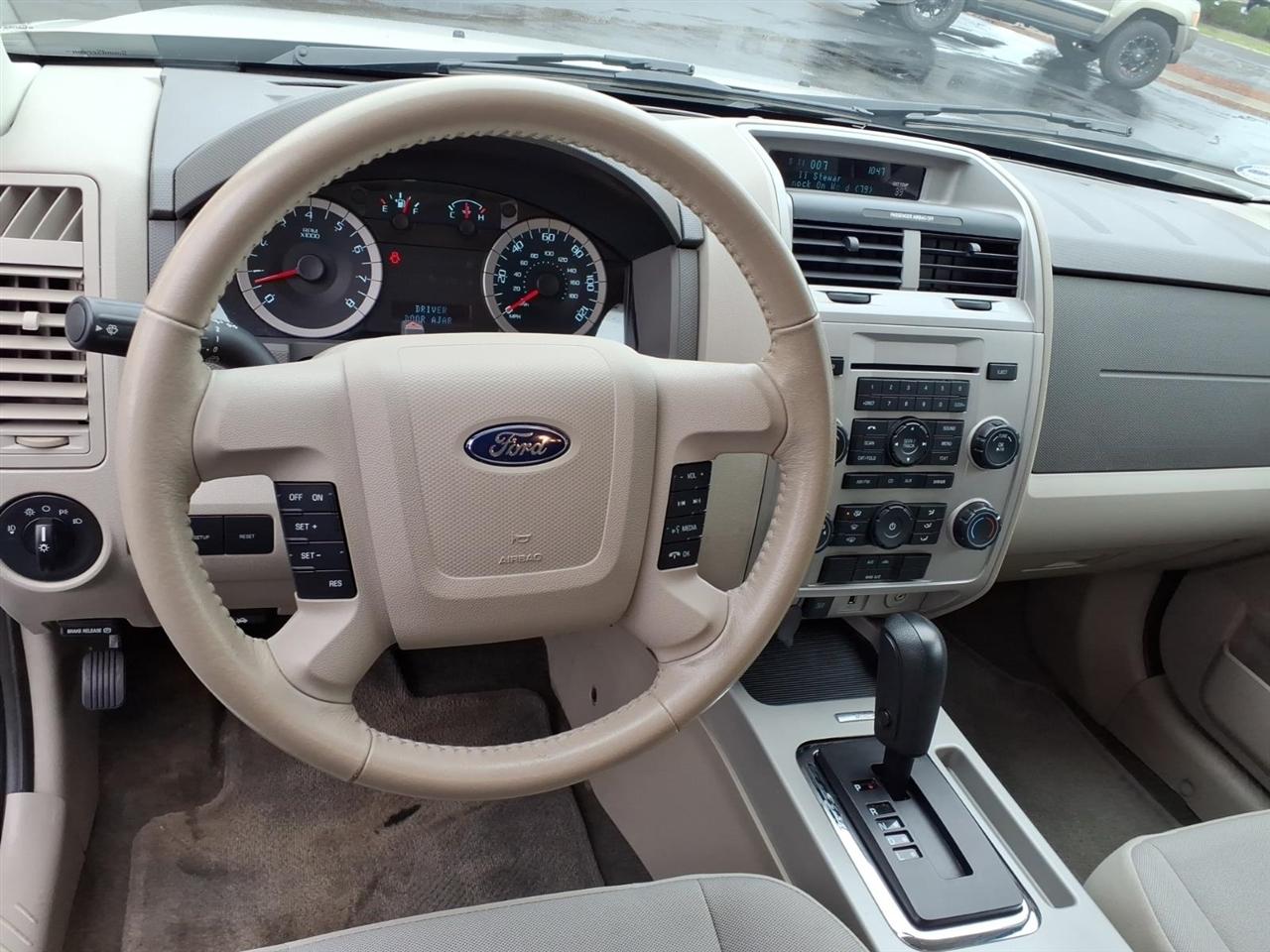 Ford Escape XLT 4WD 2012