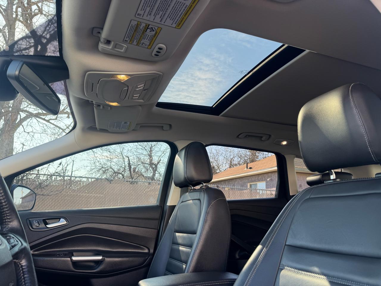 Ford Escape Titanium 4WD 2017