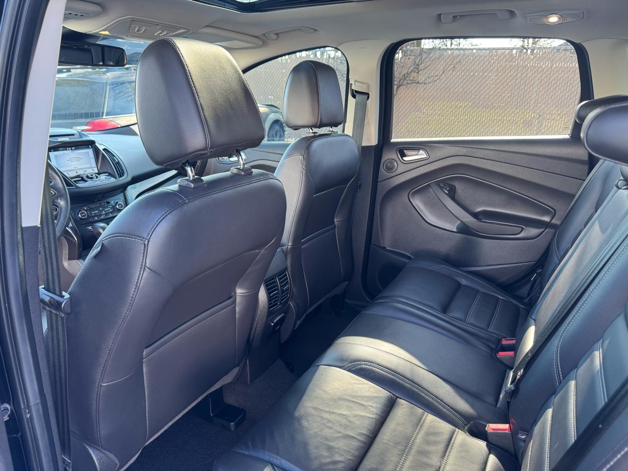 Ford Escape Titanium 4WD 2017