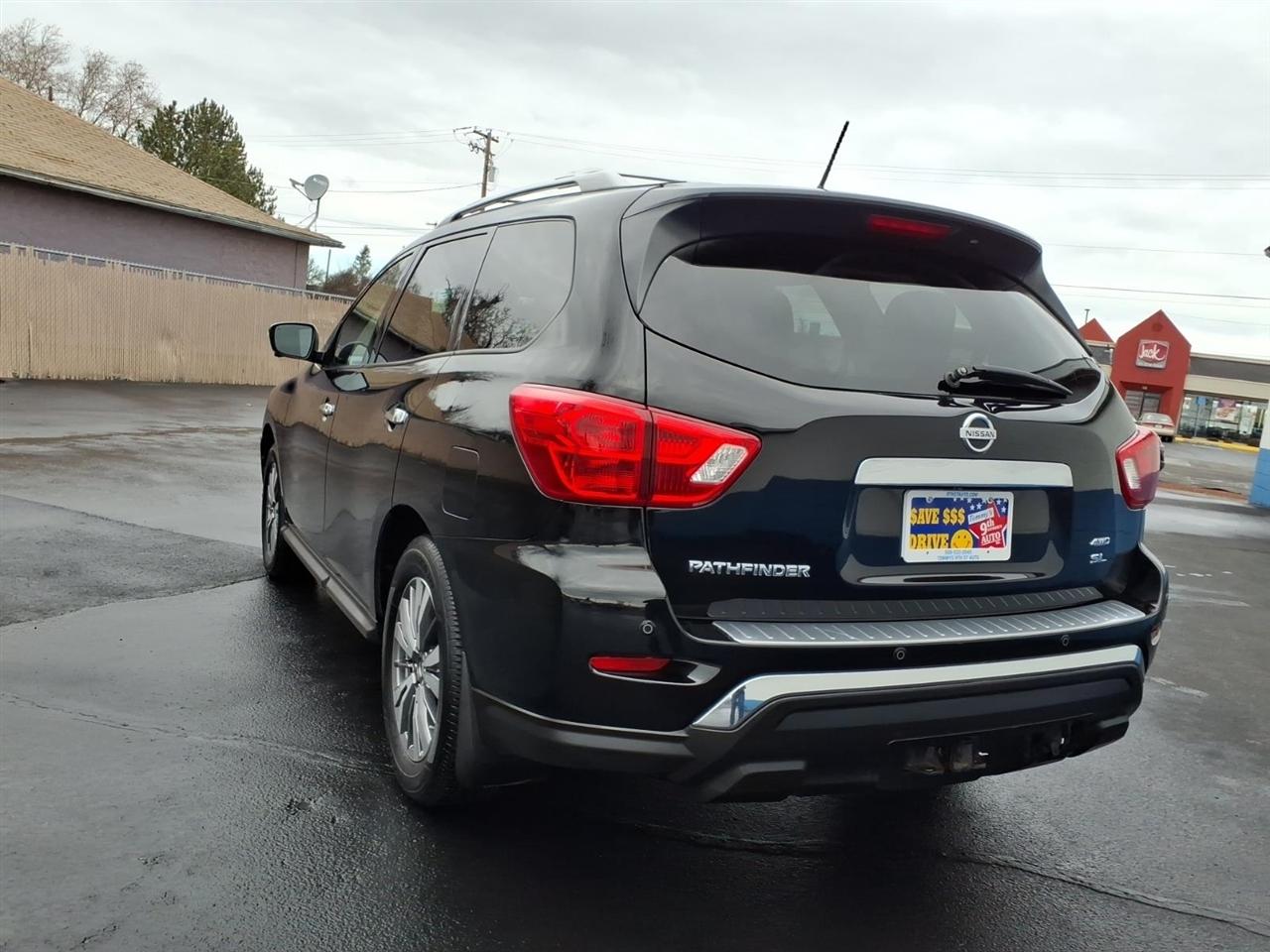 Nissan Pathfinder SL 4WD 2018