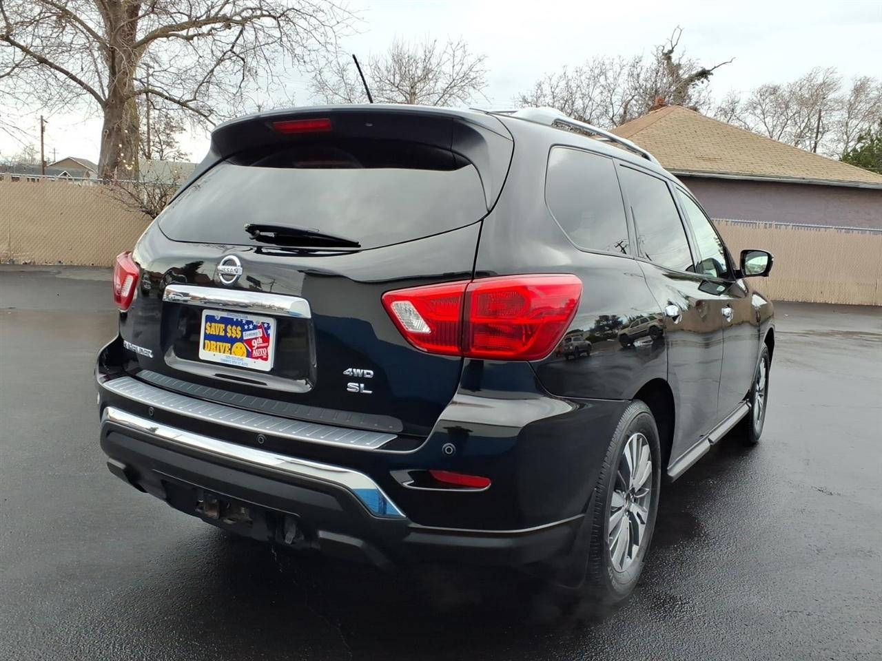 Nissan Pathfinder SL 4WD 2018