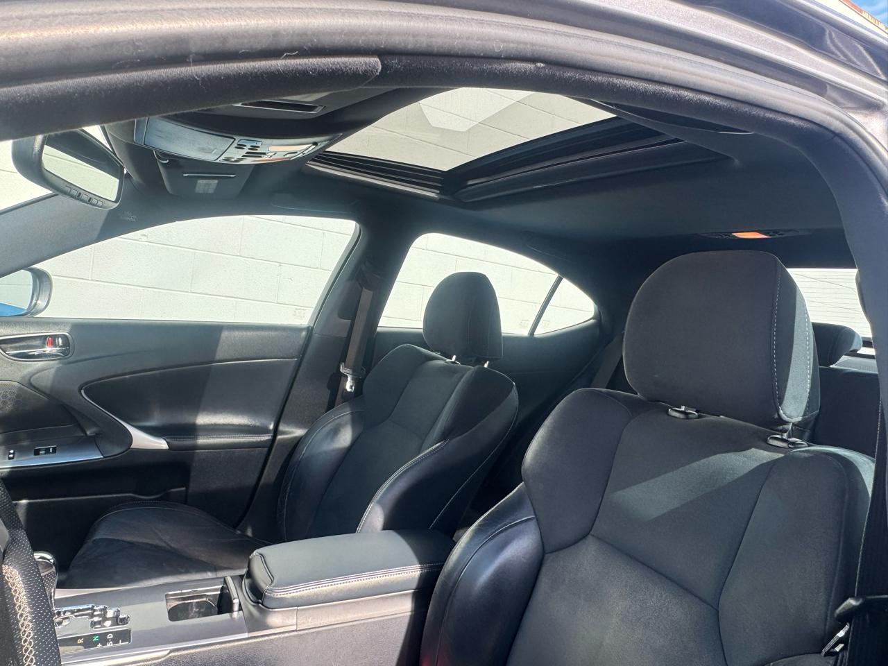 Lexus IS 250 RWD 2012
