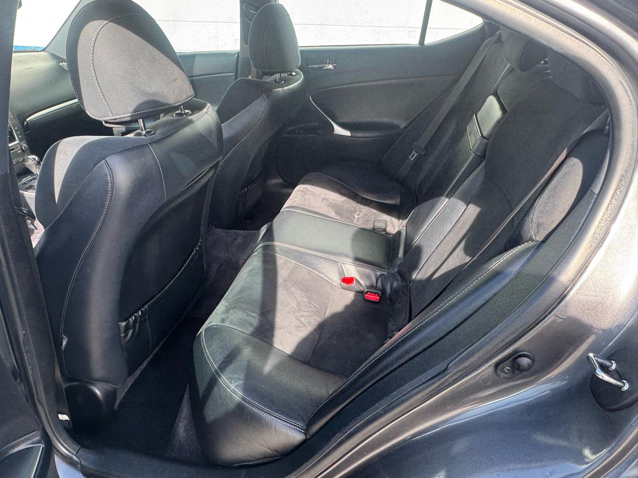 Lexus IS 250 RWD 2012