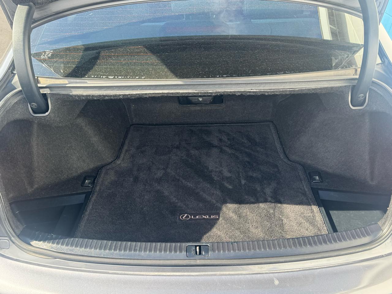 Lexus IS 250 RWD 2012