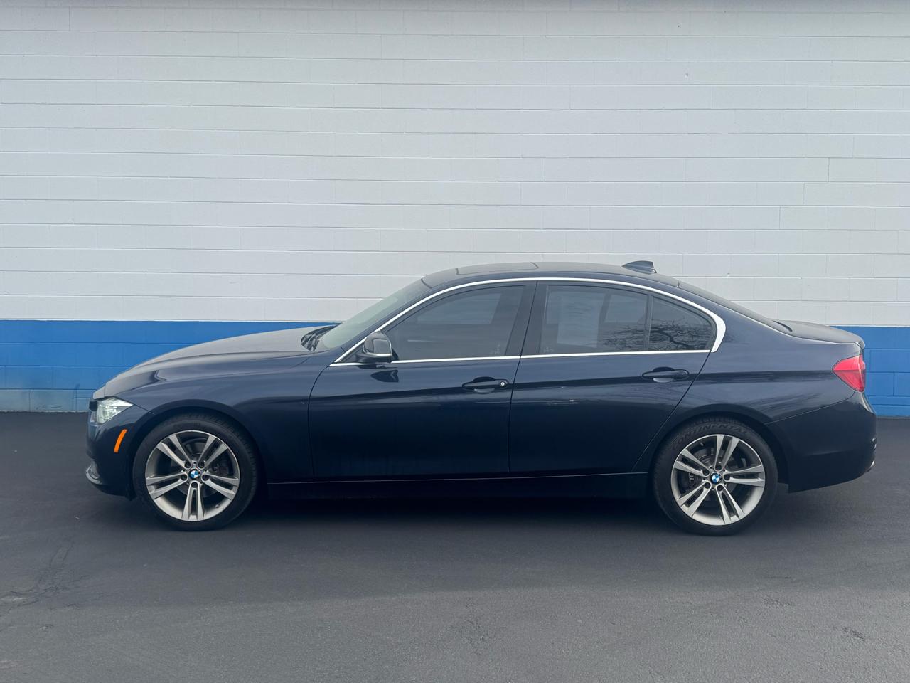 BMW 3-Series 330i xDrive SULEV Sedan 2017