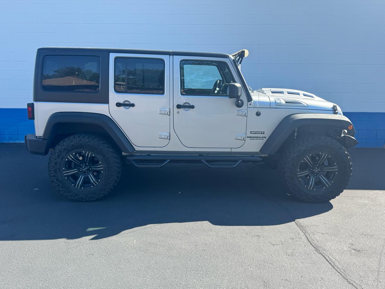 Jeep Wrangler Unlimited Sport 4WD 2011