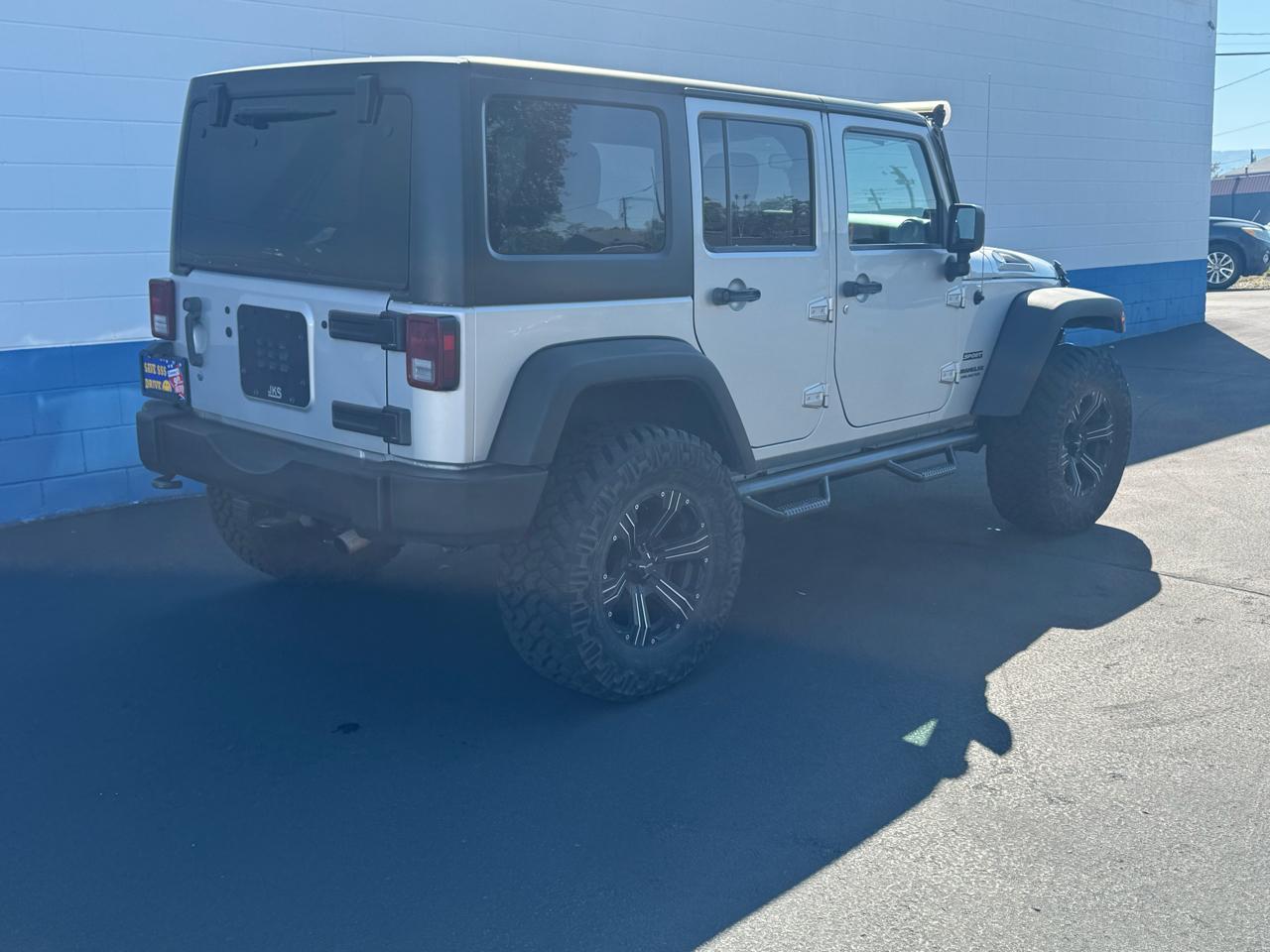 Jeep Wrangler Unlimited Sport 4WD 2011