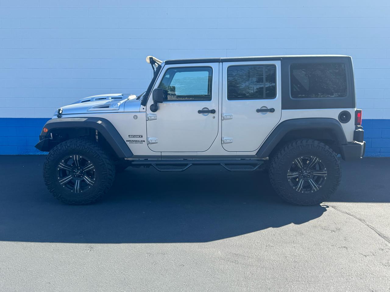 Jeep Wrangler Unlimited Sport 4WD 2011