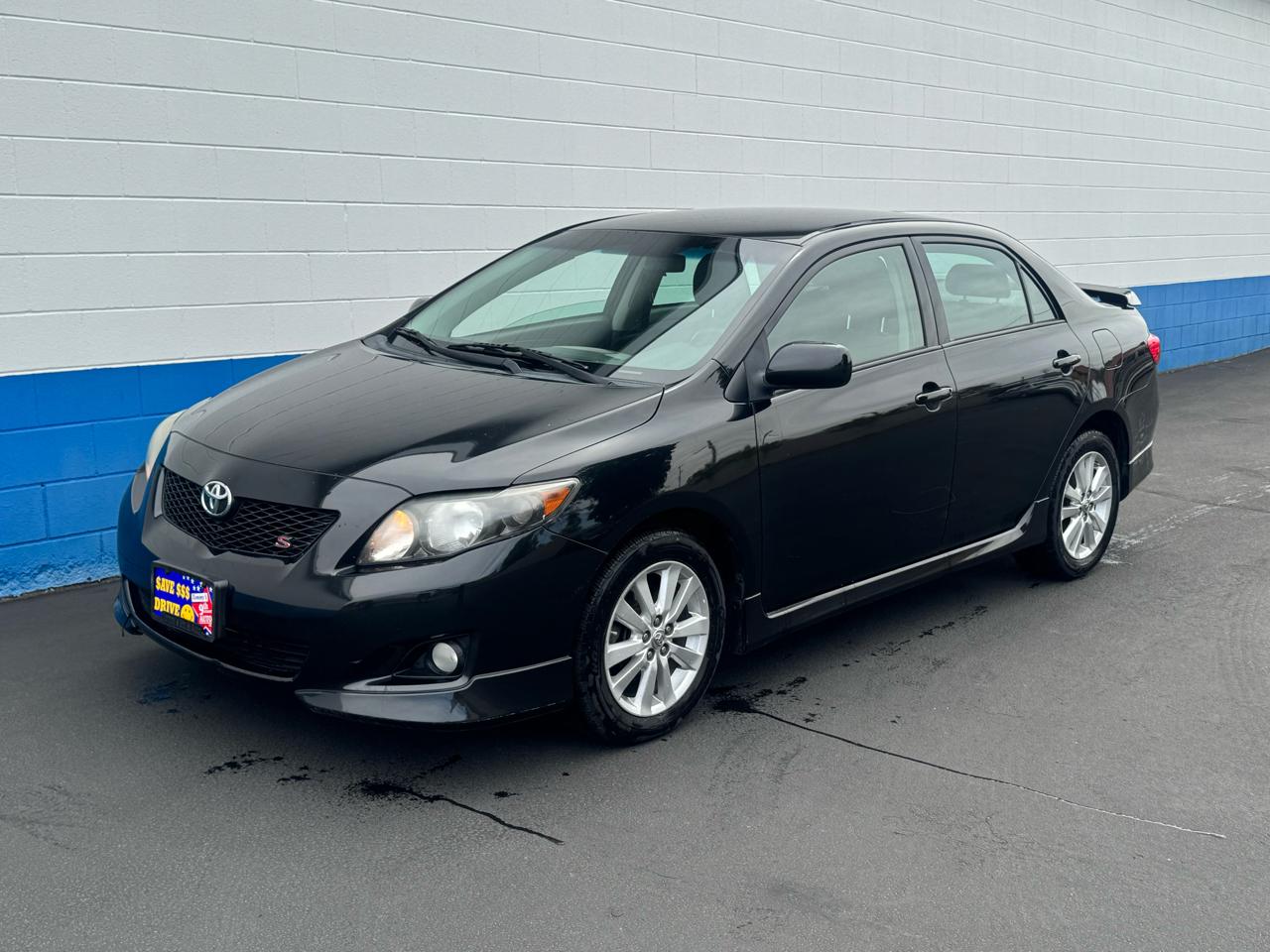 Toyota Corolla Base 5-Speed MT 2010