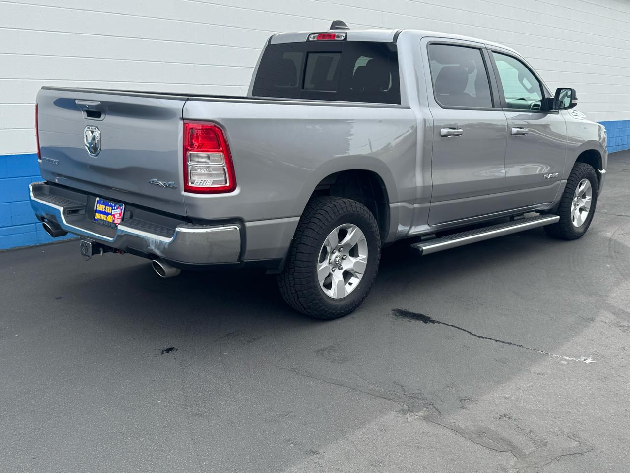 RAM 1500 Big Horn Crew Cab SWB 4WD 2021