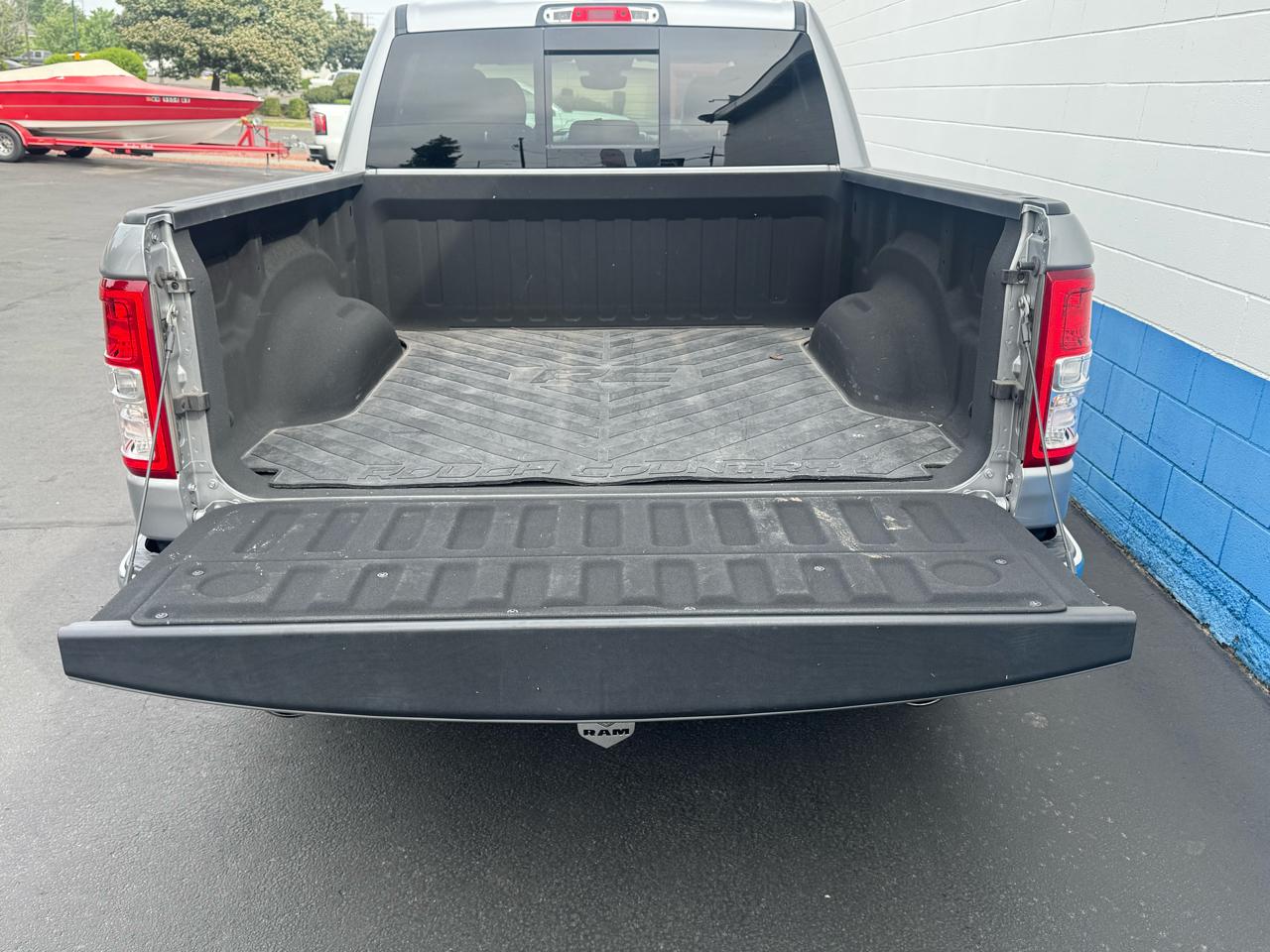 RAM 1500 Big Horn Crew Cab SWB 4WD 2021