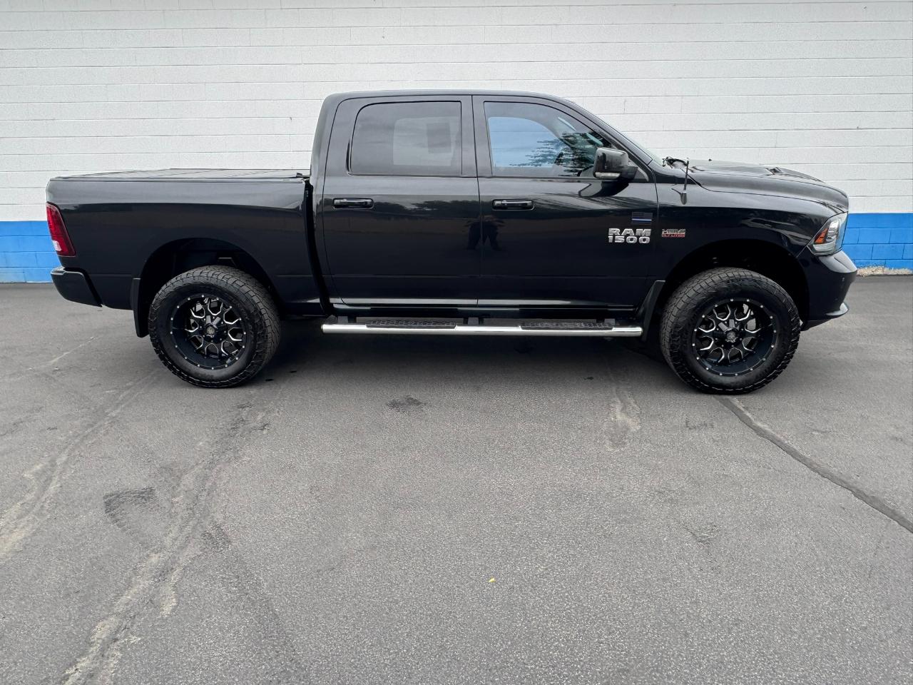 RAM 1500 Sport Crew Cab SWB 4WD 2016