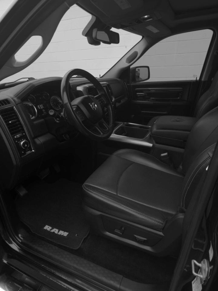 RAM 1500 Sport Crew Cab SWB 4WD 2016