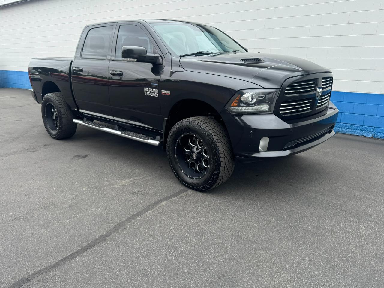 RAM 1500 Sport Crew Cab SWB 4WD 2016