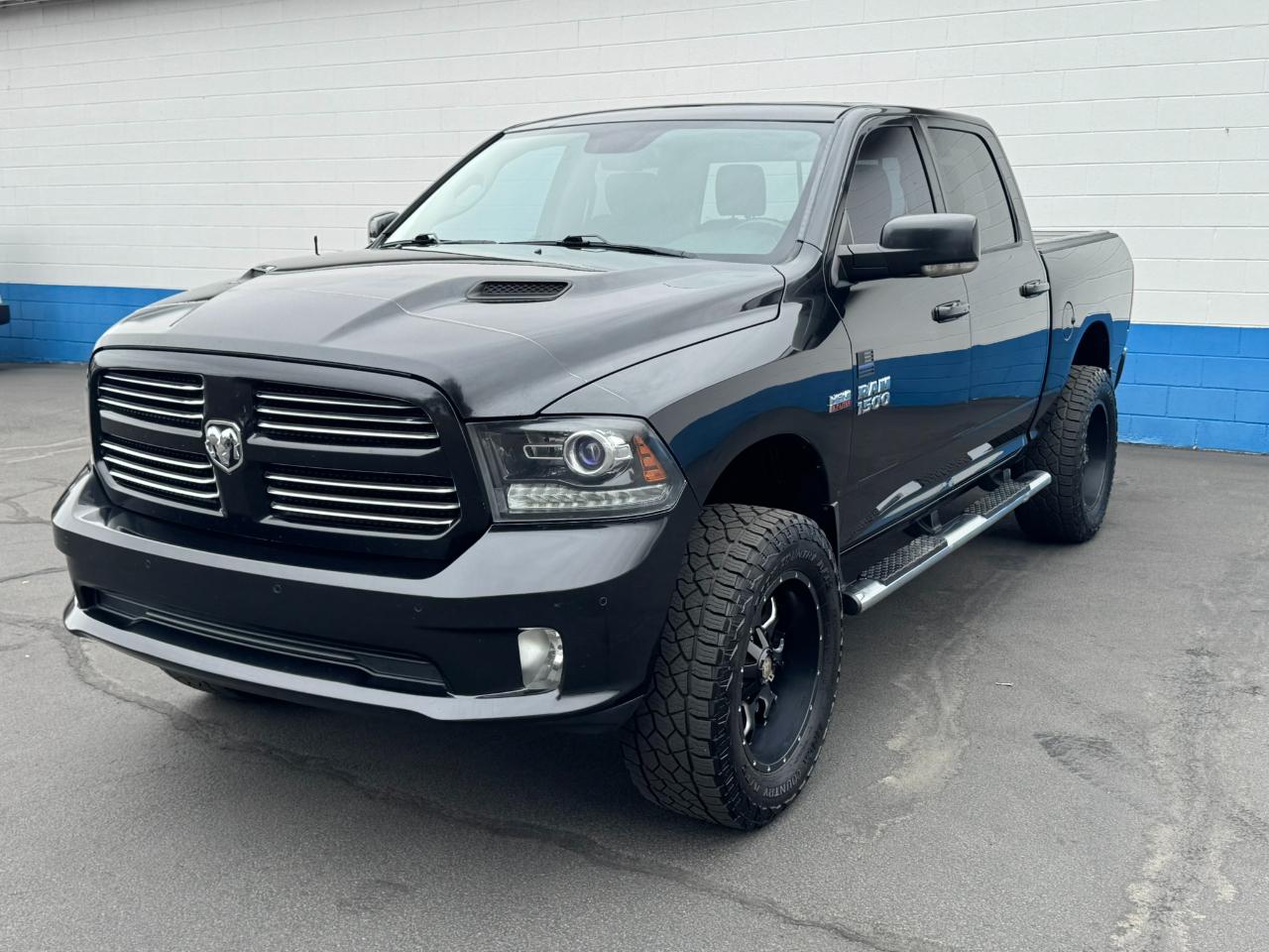 RAM 1500 Sport Crew Cab SWB 4WD 2016