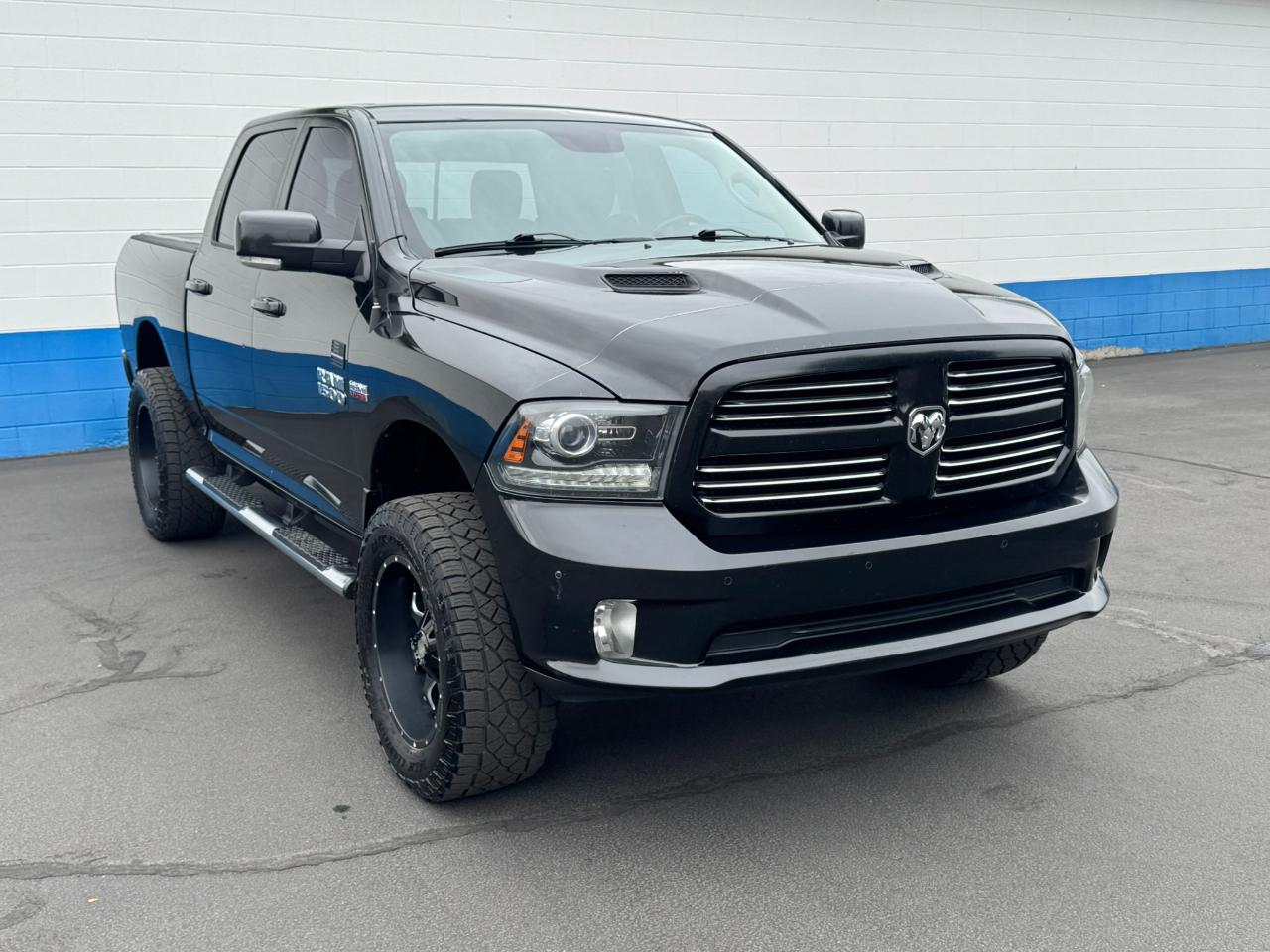 RAM 1500 Sport Crew Cab SWB 4WD 2016