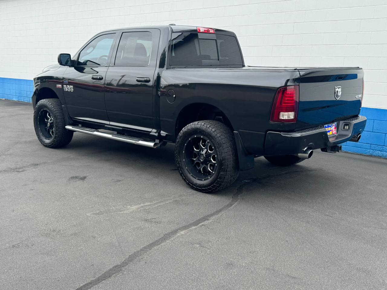 RAM 1500 Sport Crew Cab SWB 4WD 2016