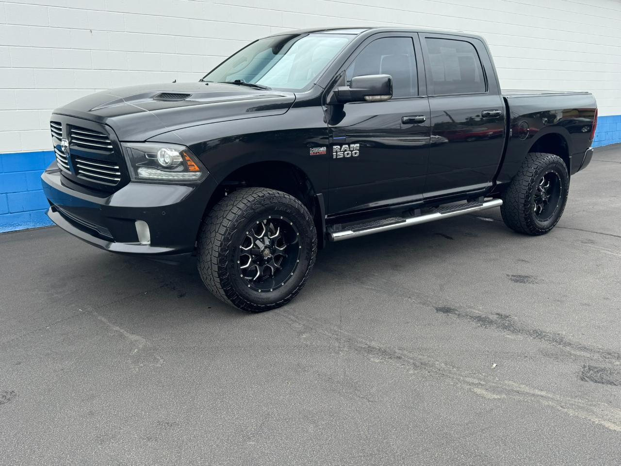 RAM 1500 Sport Crew Cab SWB 4WD 2016