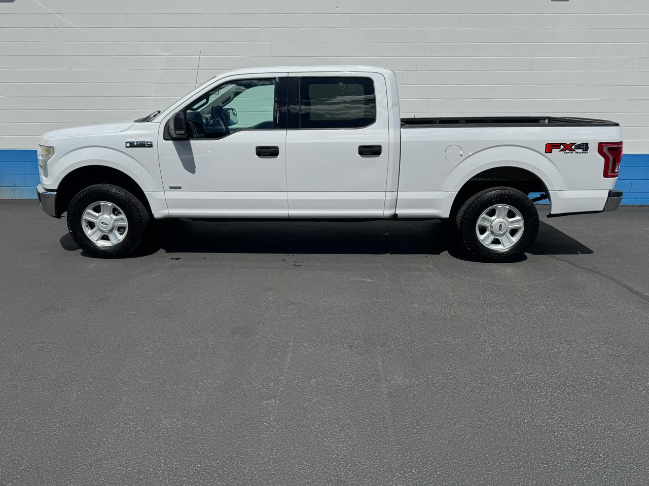 Ford F-150 XL SuperCrew 5.5-ft. Bed 4WD 2015