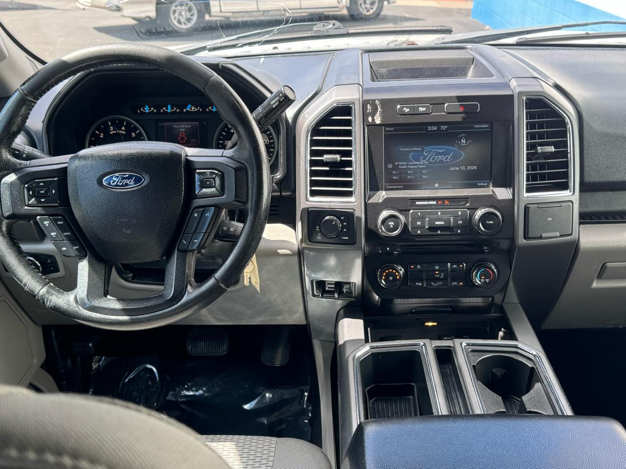Ford F-150 XL SuperCrew 5.5-ft. Bed 4WD 2015