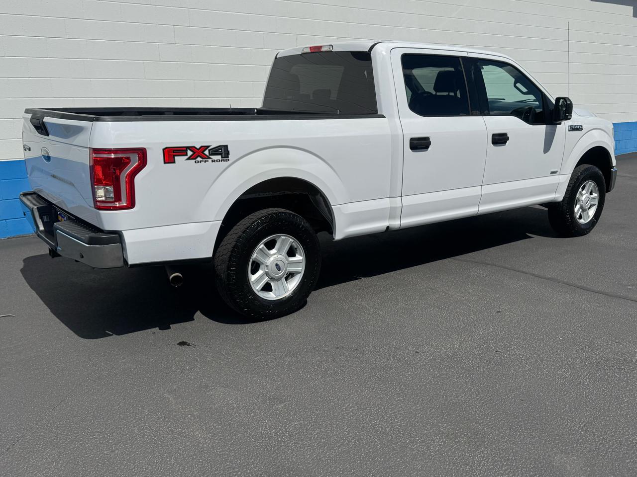 Ford F-150 XL SuperCrew 5.5-ft. Bed 4WD 2015