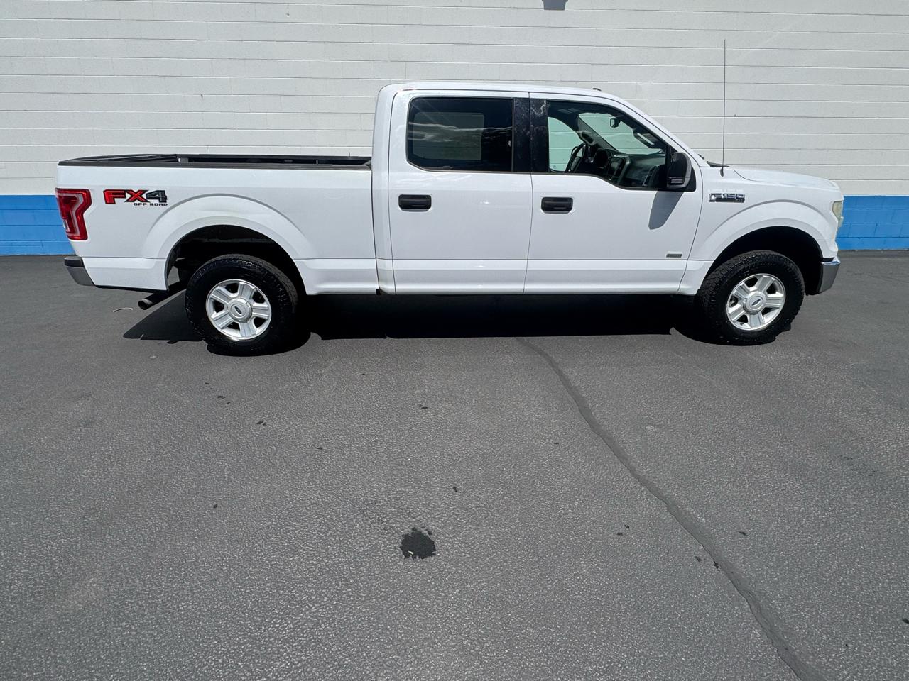 Ford F-150 XL SuperCrew 5.5-ft. Bed 4WD 2015