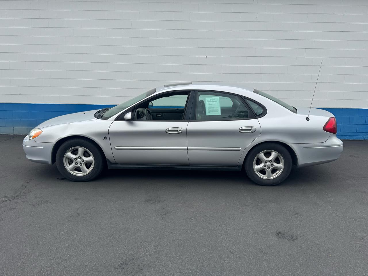 Ford Taurus SES Deluxe 2002