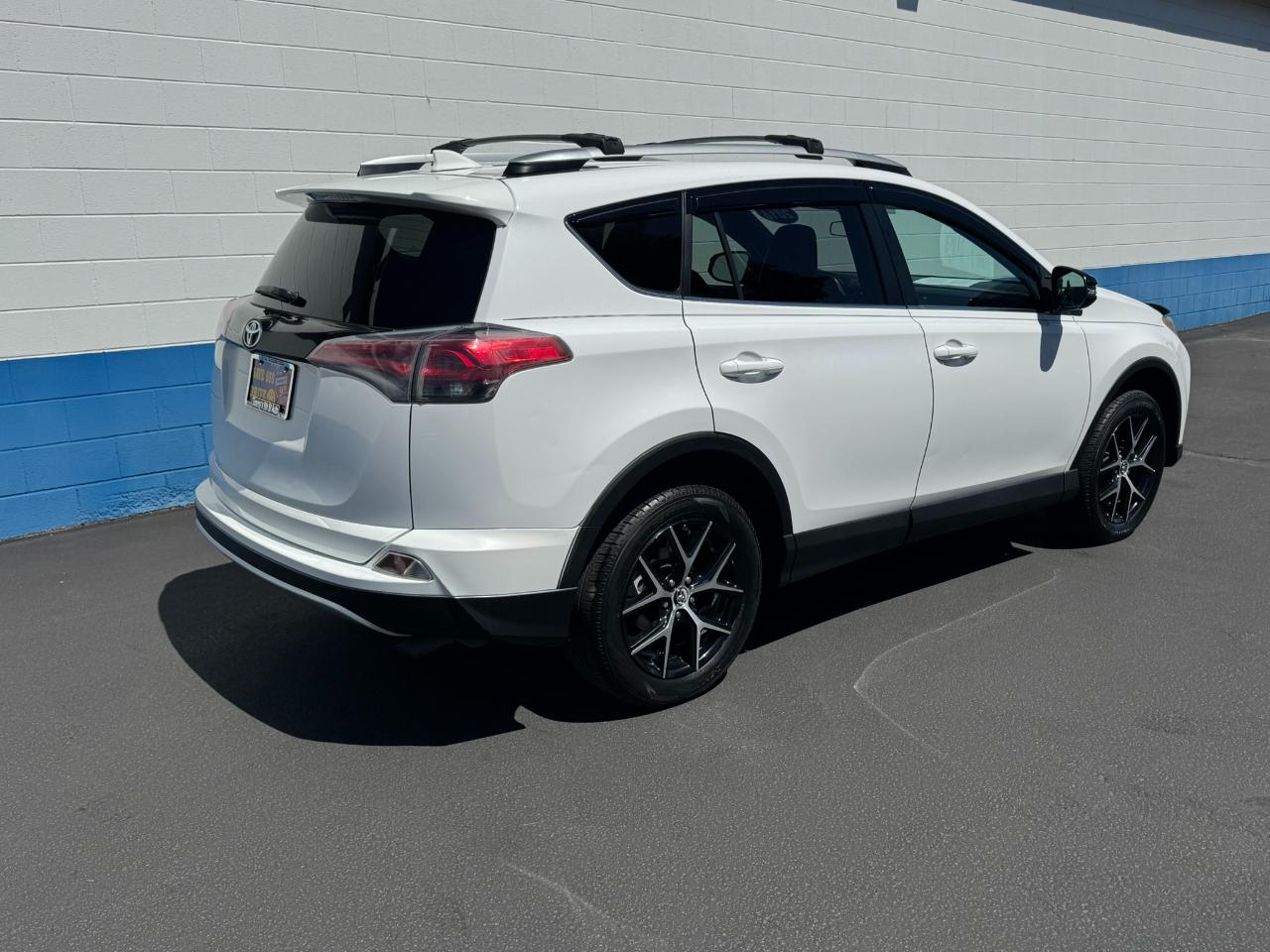 Toyota RAV4 SE FWD 2016
