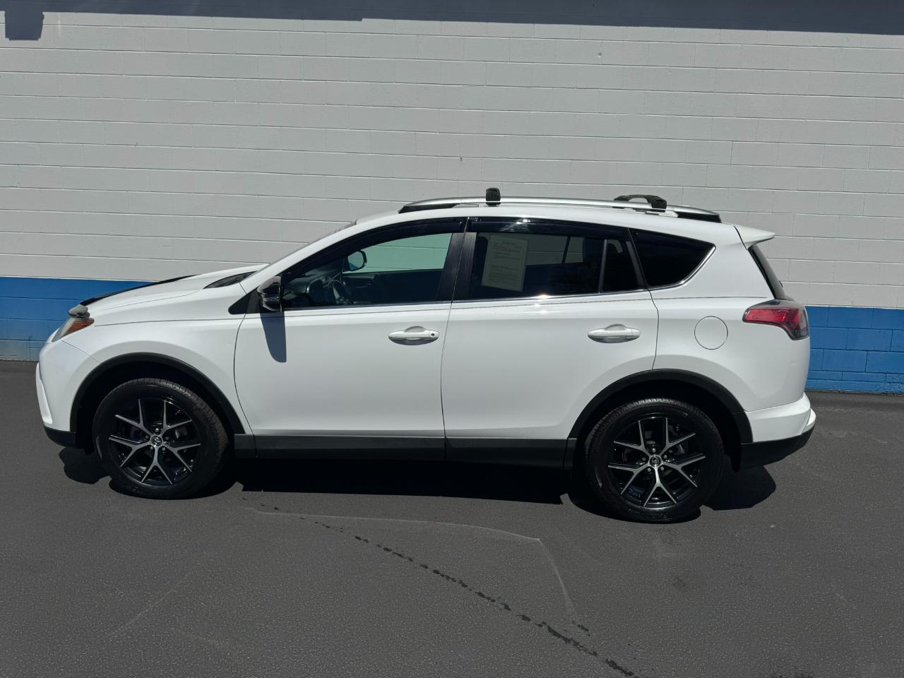 Toyota RAV4 SE FWD 2016