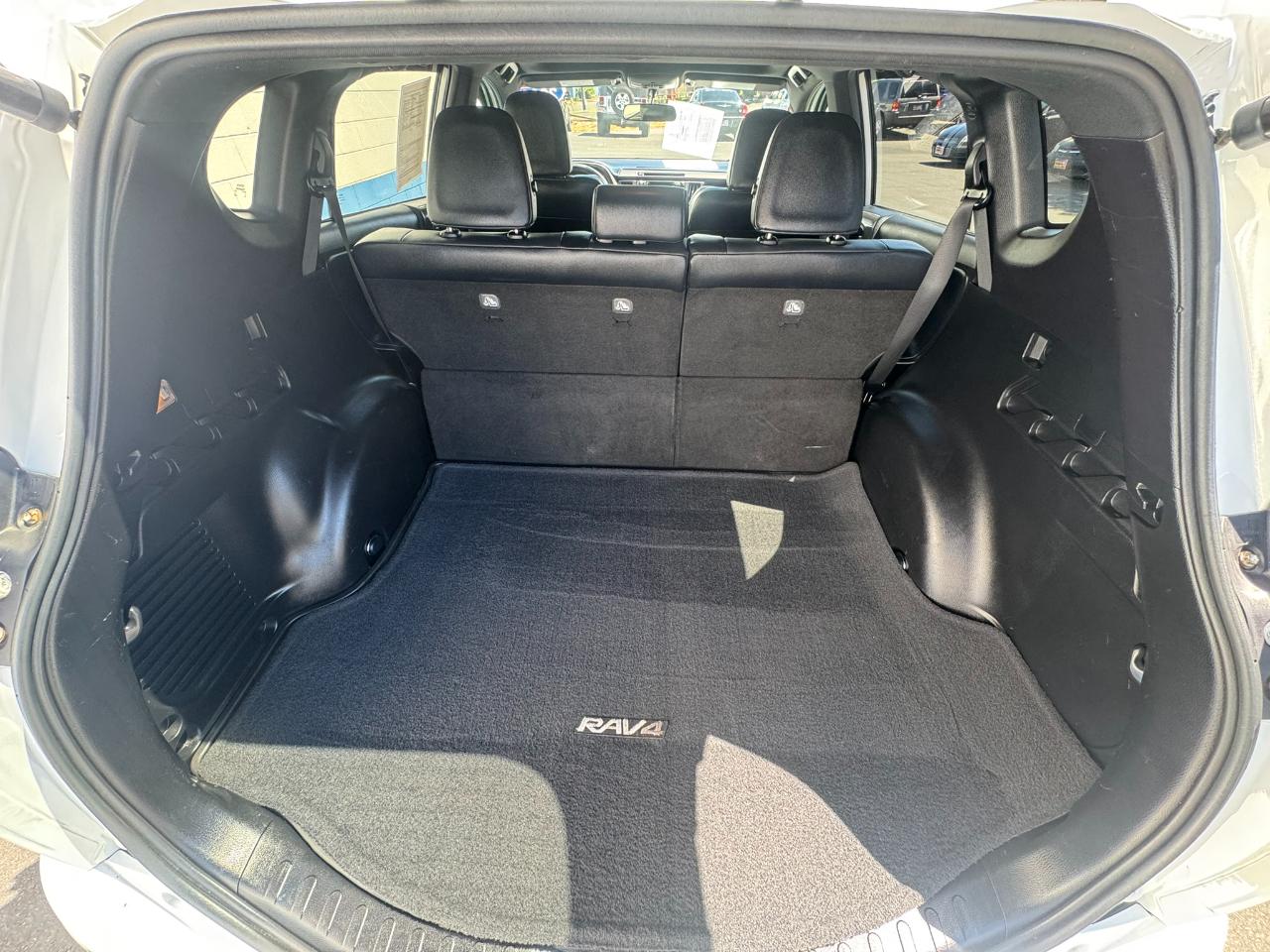 Toyota RAV4 SE FWD 2016