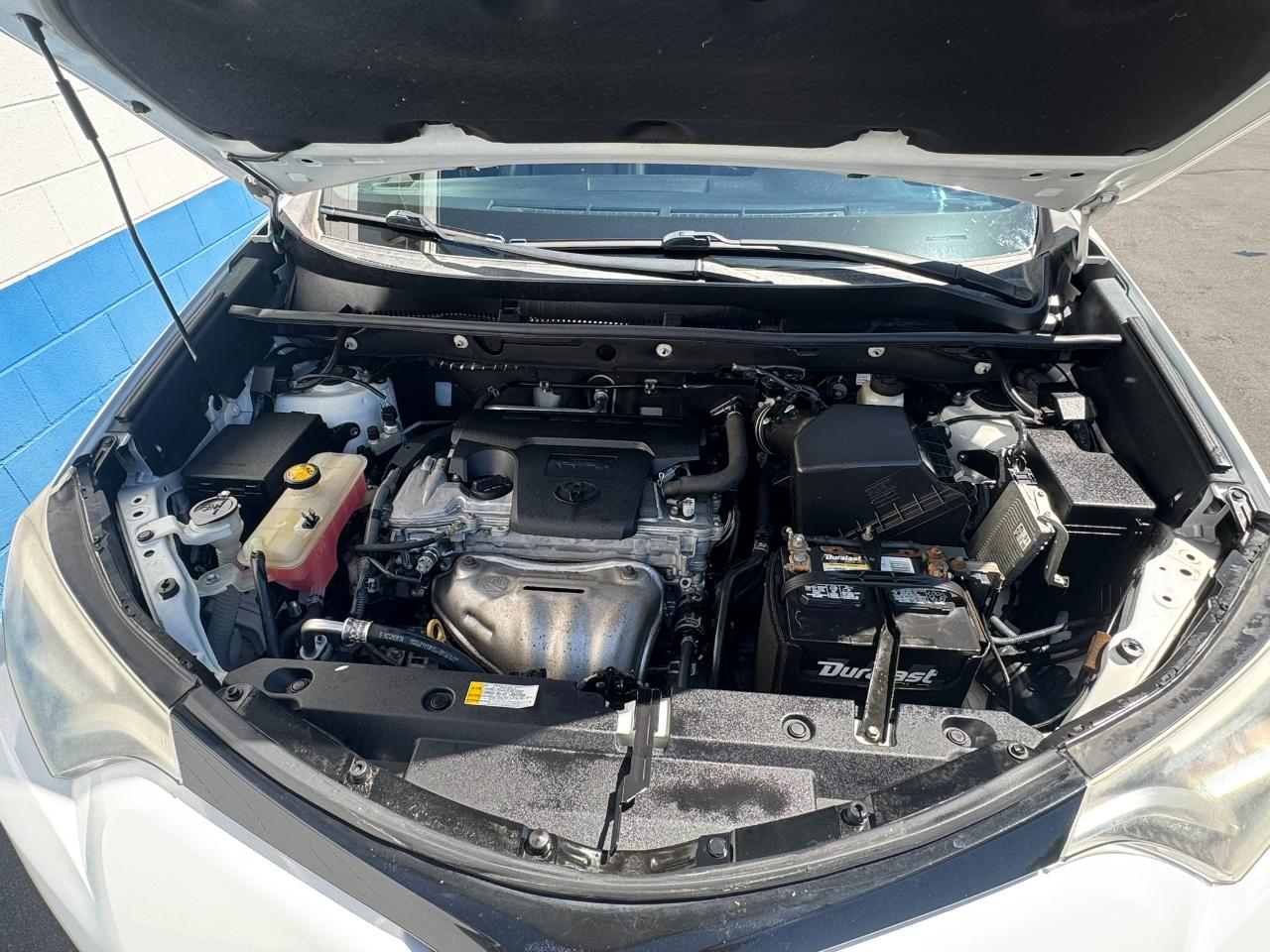 Toyota RAV4 SE FWD 2016
