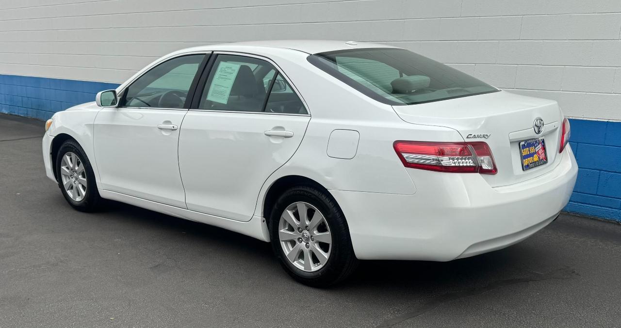 Toyota Camry LE 6-Spd AT 2010