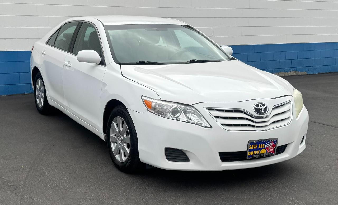 Toyota Camry LE 6-Spd AT 2010