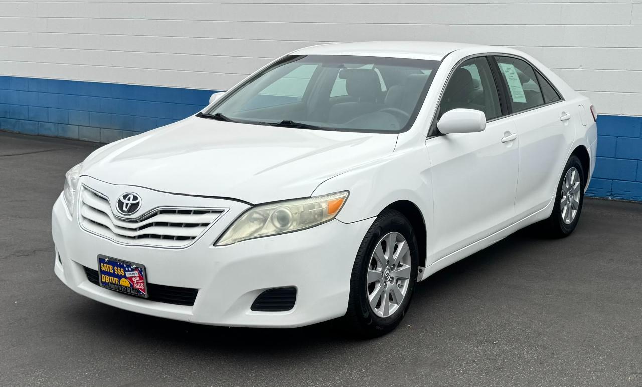 Toyota Camry LE 6-Spd AT 2010