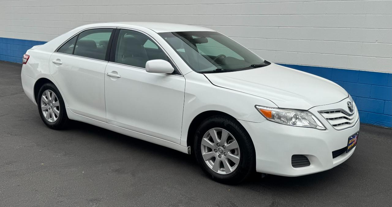 Toyota Camry LE 6-Spd AT 2010