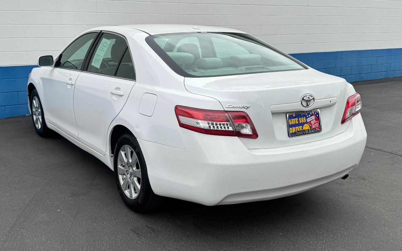 Toyota Camry LE 6-Spd AT 2010