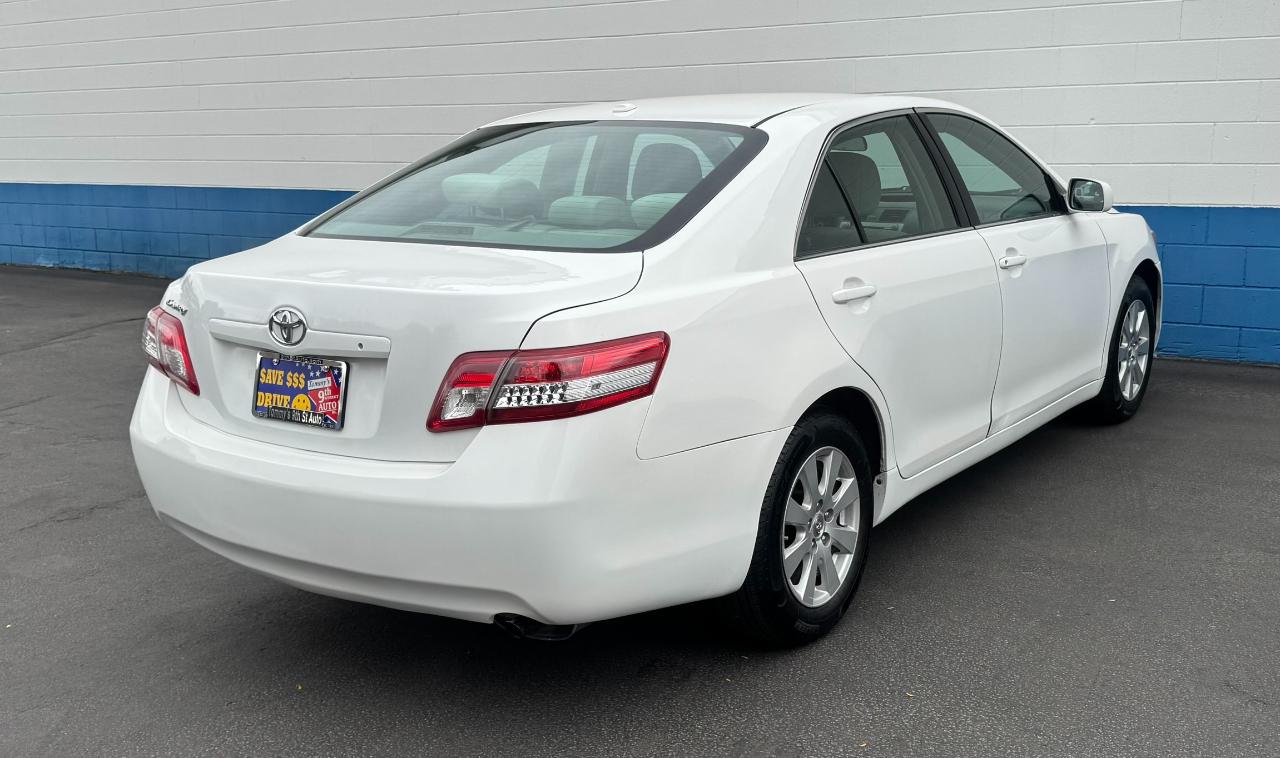 Toyota Camry LE 6-Spd AT 2010