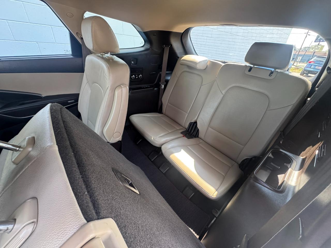 2017 Hyundai Santa Fe Limited - Photo 8