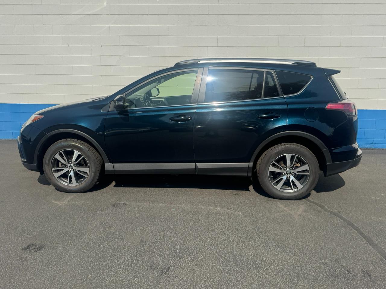 Toyota RAV4 XLE AWD 2018