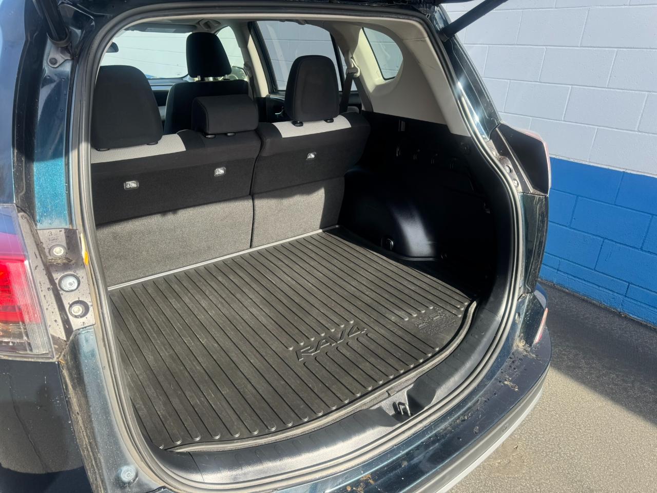 Toyota RAV4 XLE AWD 2018