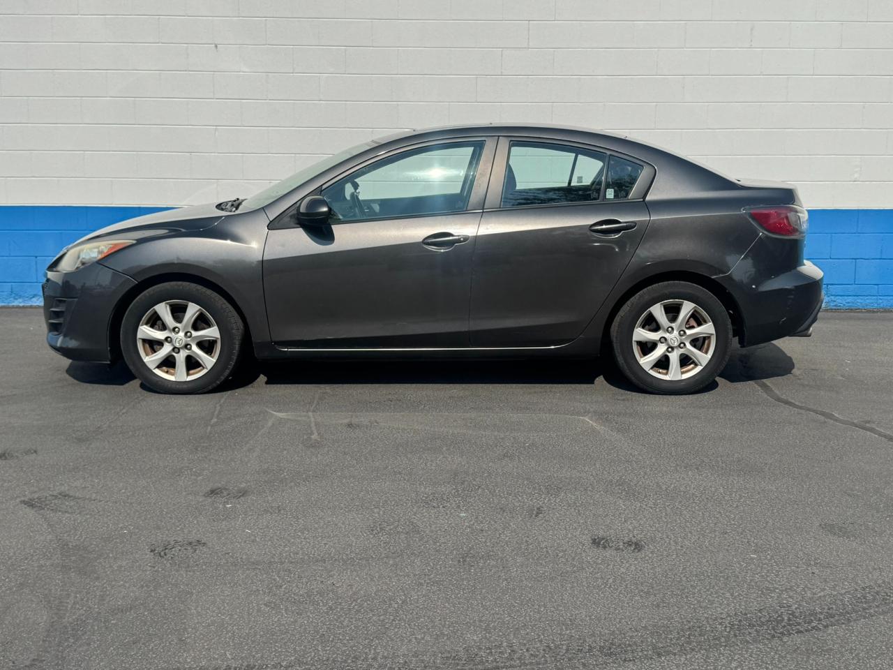 Mazda MAZDA3 i SV 4-Door 2010
